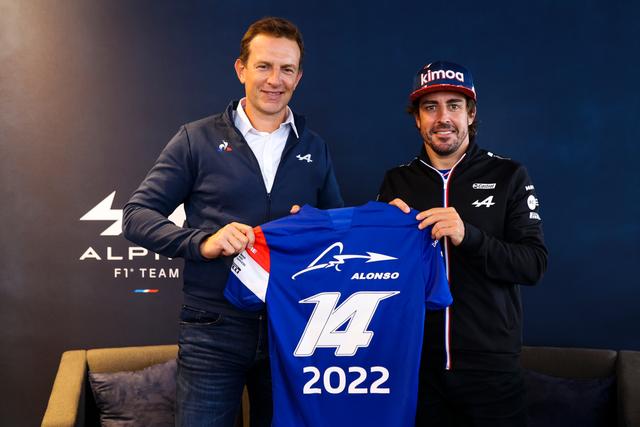 2022赛季阿隆索继续留在Alpine车队，2021赛季表现不俗